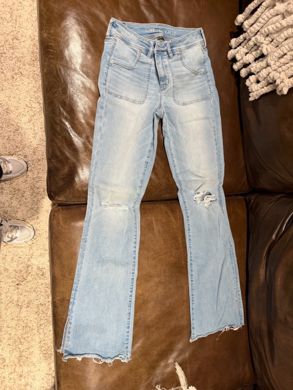 American Eagle Outfitters Light Blue Distressed Flare Jeans 6 long